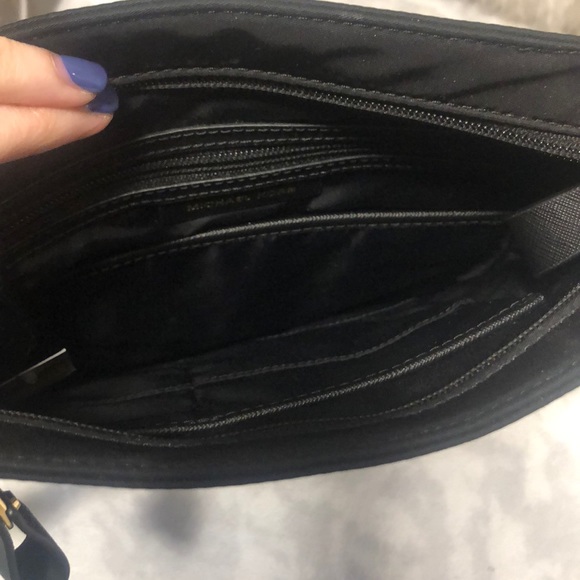 Cross body bag - Picture 3 of 5